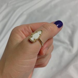 KENDRA SCOTT SKYLEN ARROWHEAD RING IN WHITE